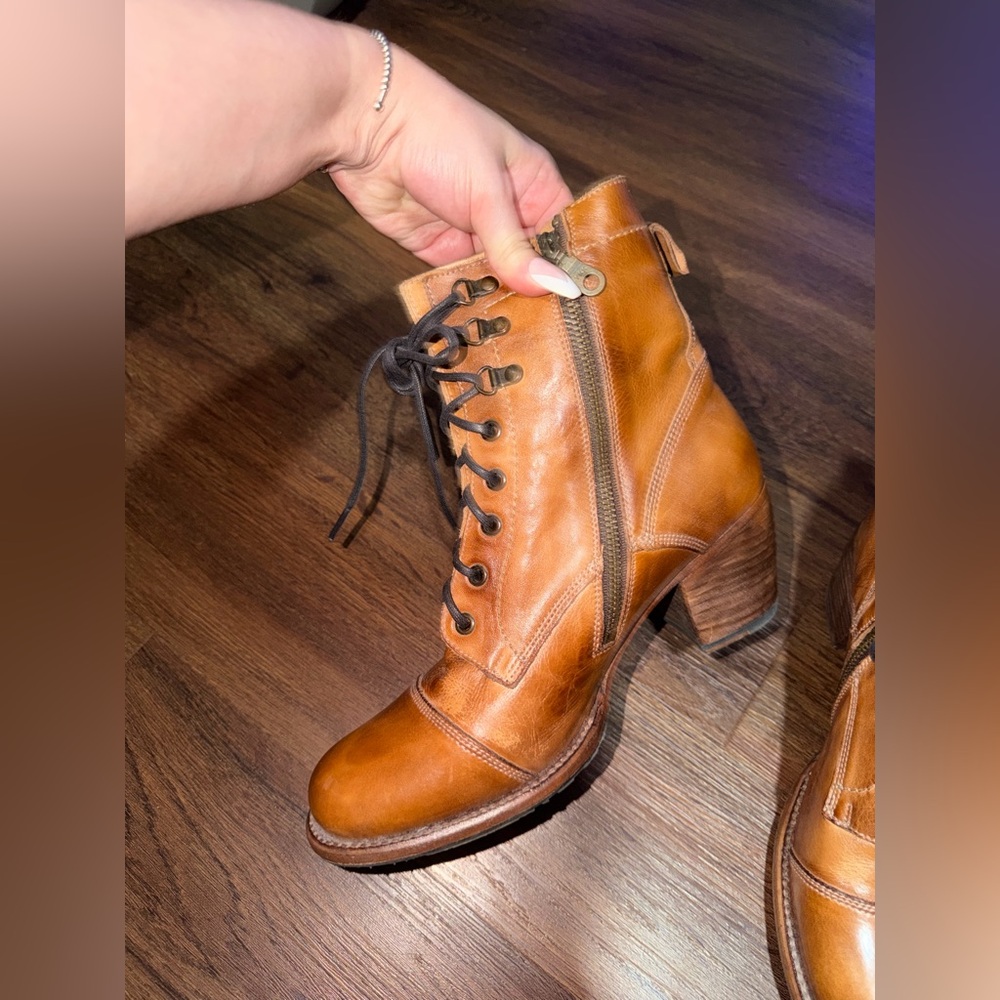 JUDGEMENT BEDSTU .TAN
RUSTIC
$310.00 leather spring ankle boot BoHo western - Picture 6 of 10